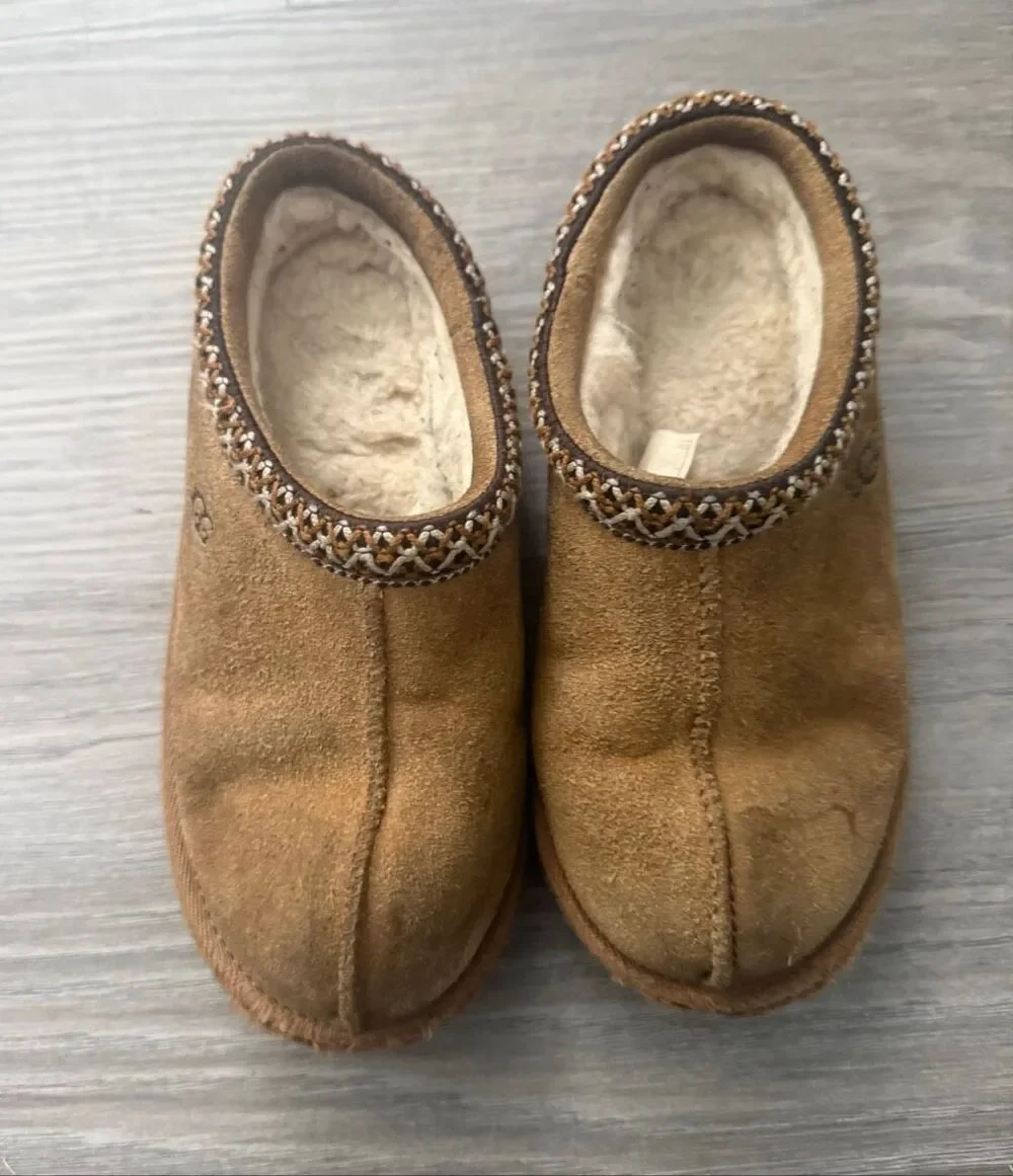 UGG Tasman Slippers Kids Size 1 Chestnut Brown Suede – Good Used Condition